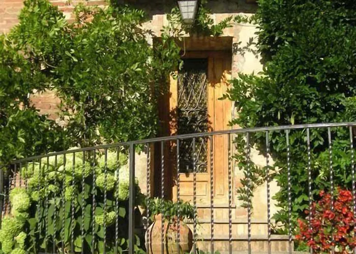 Il Poderaccio 호텔 *